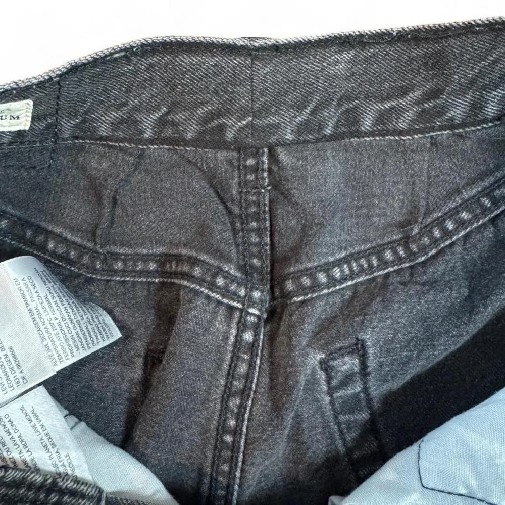 Levi's tailored 501 black denim shorts with frayed hem size womens 26